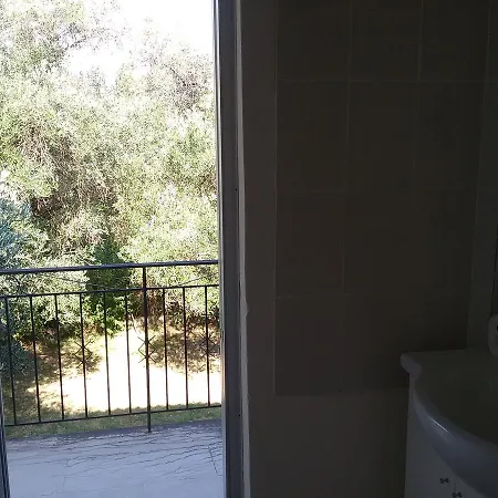 Iona Guest house *